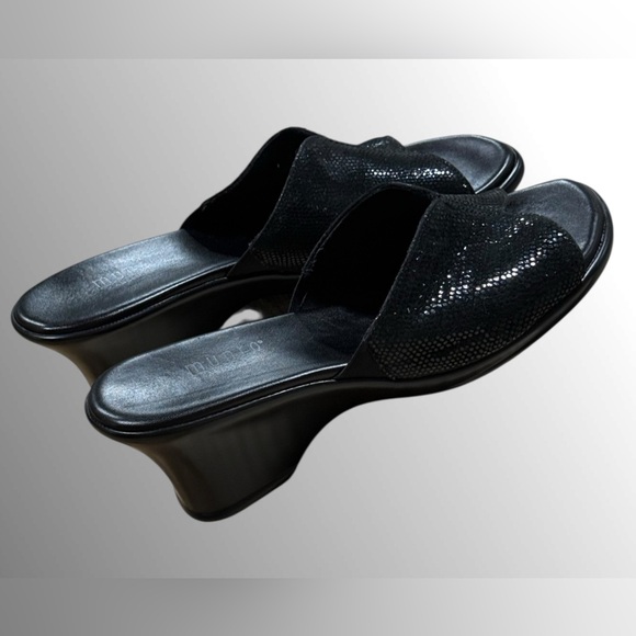 Munro American Walking Wedge Size 10 in Black - Picture 3 of 16